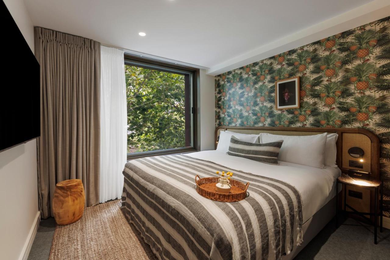 Hotel 202 Elizabeth Sídney Exterior foto A bedroom at the London Edition