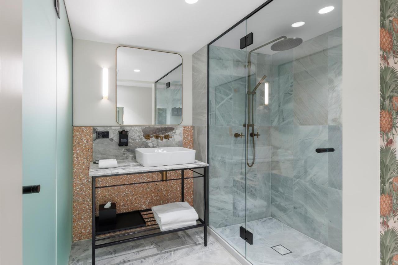 Hotel 202 Elizabeth Sídney Exterior foto A shower enclosure